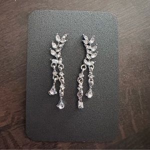 New Unique Sparkly Silver-Tone Angel-Wing Earrings (1.25” Dangle)